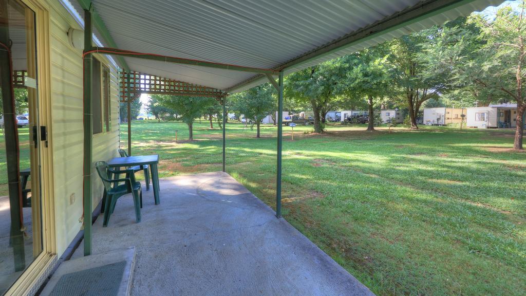 Colac Colac 3* Corryong